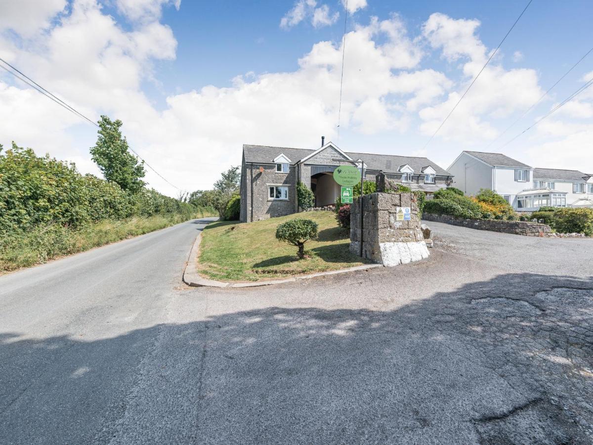 The Coach House Villa Tenby Exterior photo