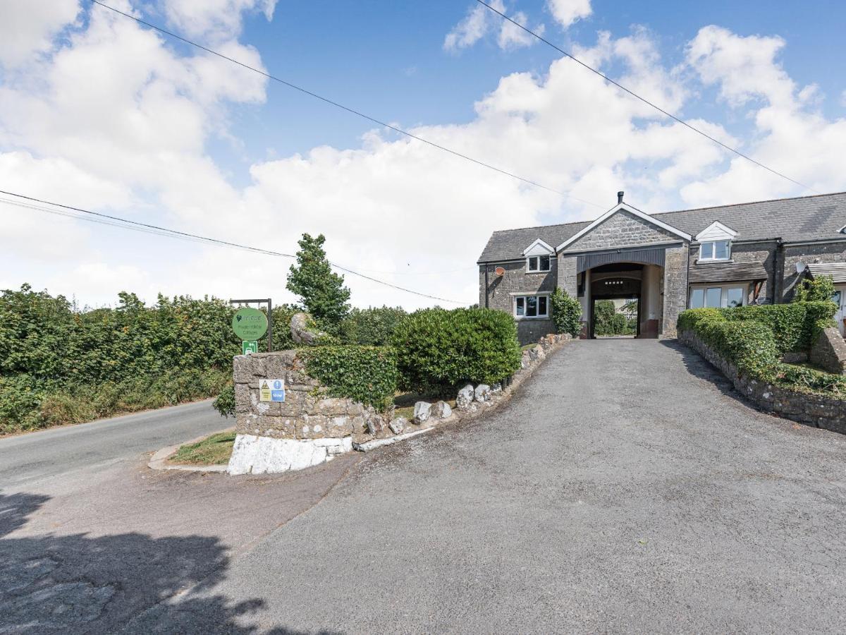The Coach House Villa Tenby Exterior photo